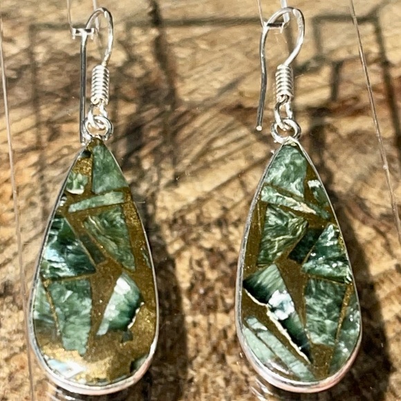 Silver Sheen Seraphinite in Copper Earrings 1 7/8” - Picture 4 of 6